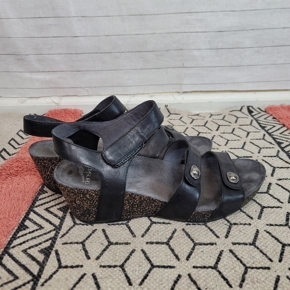 DANSKO SAVANNAH WEDGE SANDAL IN BLACK, SZ 41 - Picture 2 of 11
